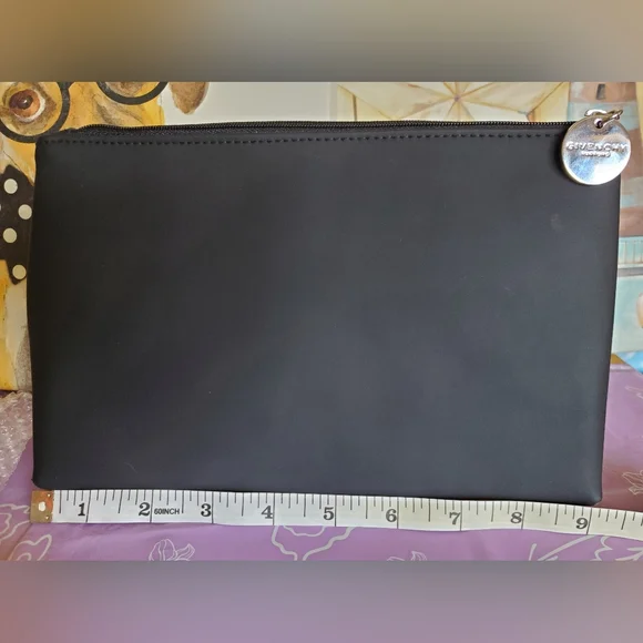 Givenchy Cosmetic Pouch Gucci Brush & Chanel Mascara - Picture 12 of 14